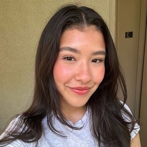 Meet your Posher, Daniela